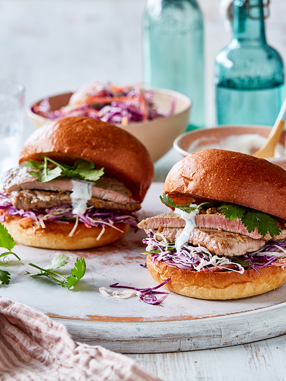 Veal burgers with coleslaw