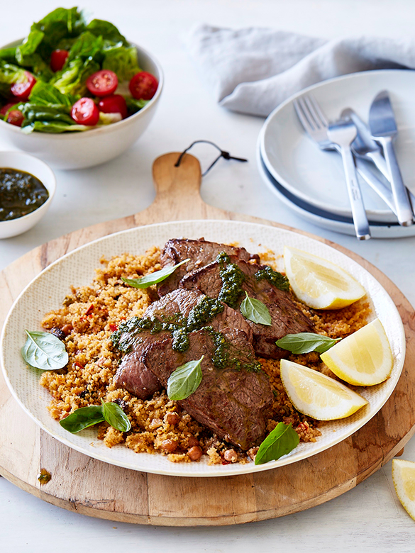 Veal medallions with pesto